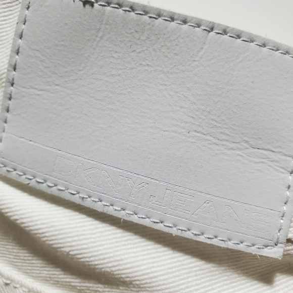 DKNY Jeans - Picture 5 of 6